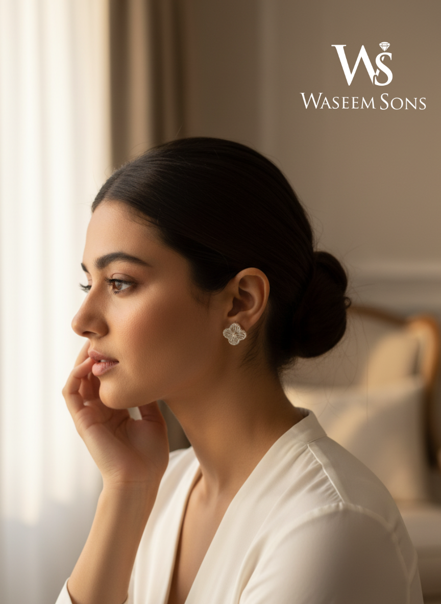 Noir Clover Studs - 925 Silver